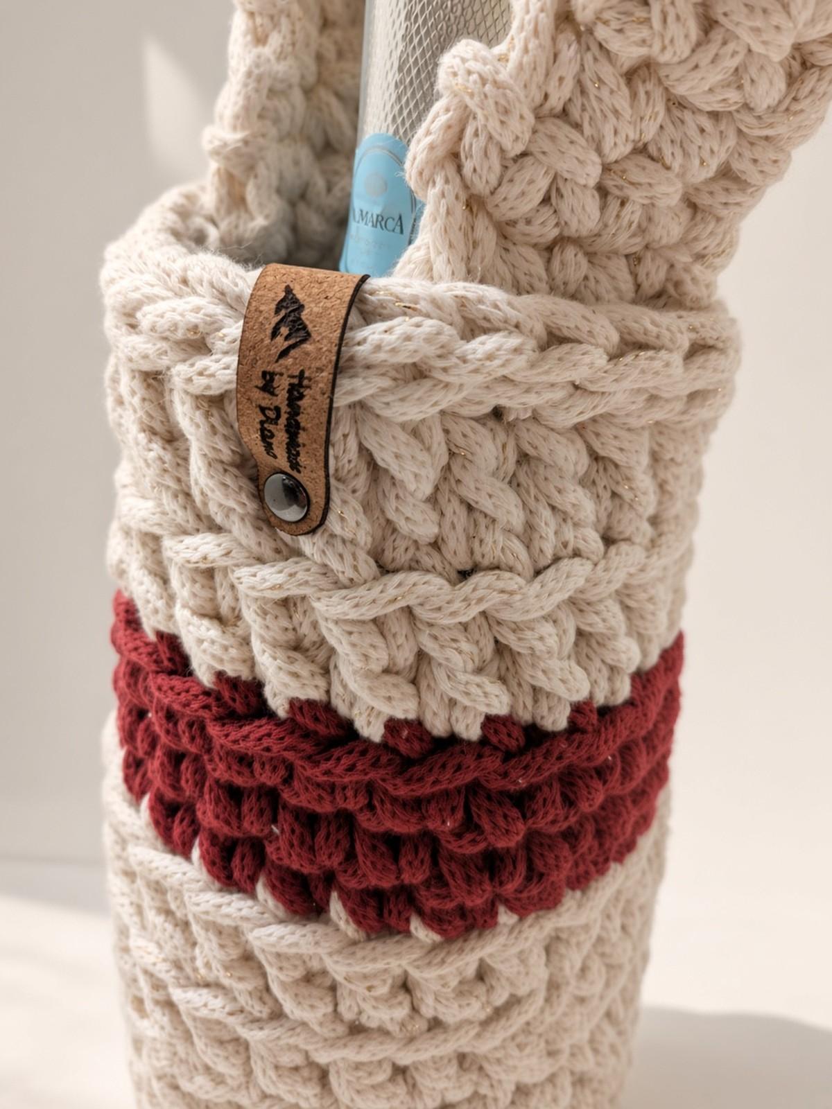 Crochet wine bottle holder close-up